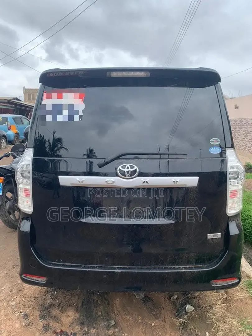 Toyota Voxy 2012 Black