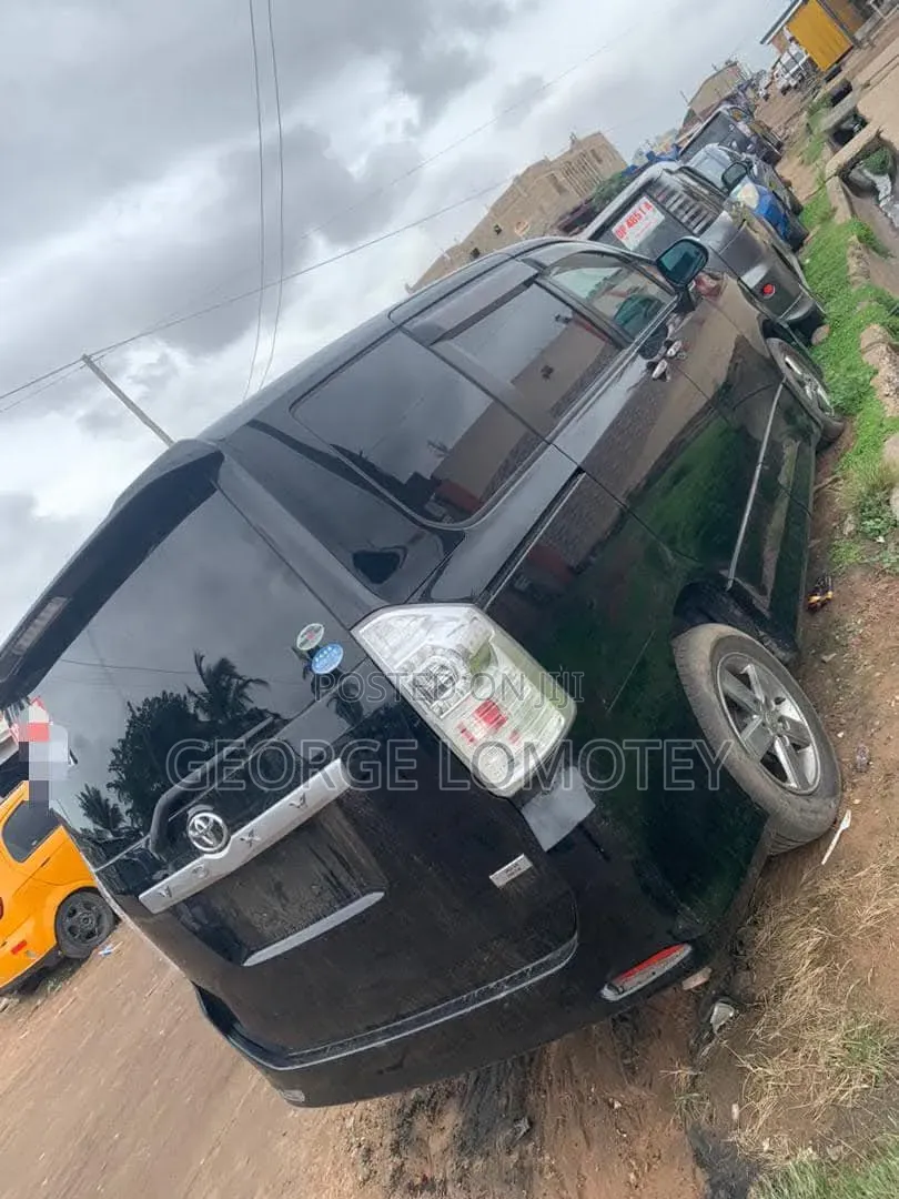 Toyota Voxy 2012 Black