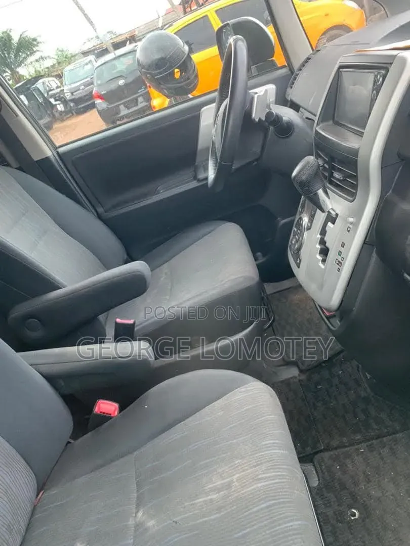 Toyota Voxy 2012 Black