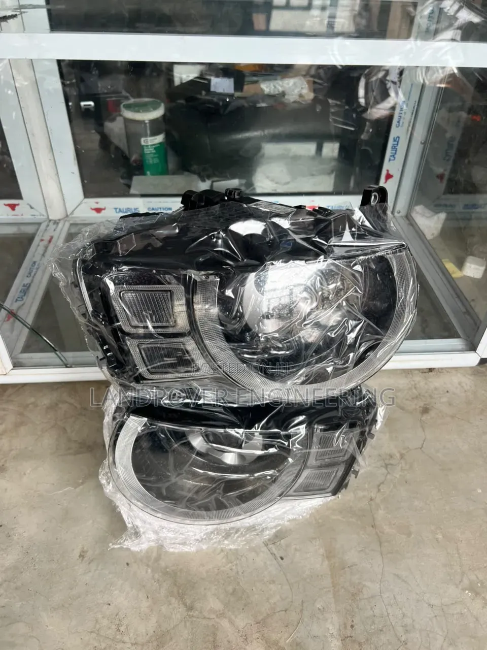 Original Land Rover Defender 2023 - 2026. (Headlight Pair)