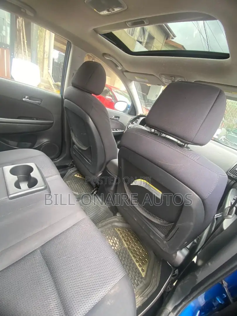 Hyundai Elantra Touring SE Automatic 2010 Blue