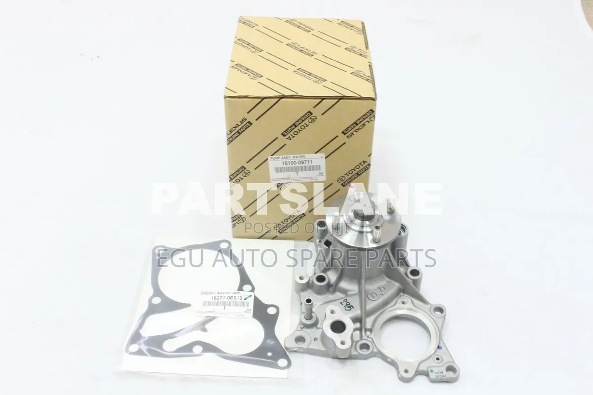 Original Toyota Hilux 1GD,2GD Water Pump Available