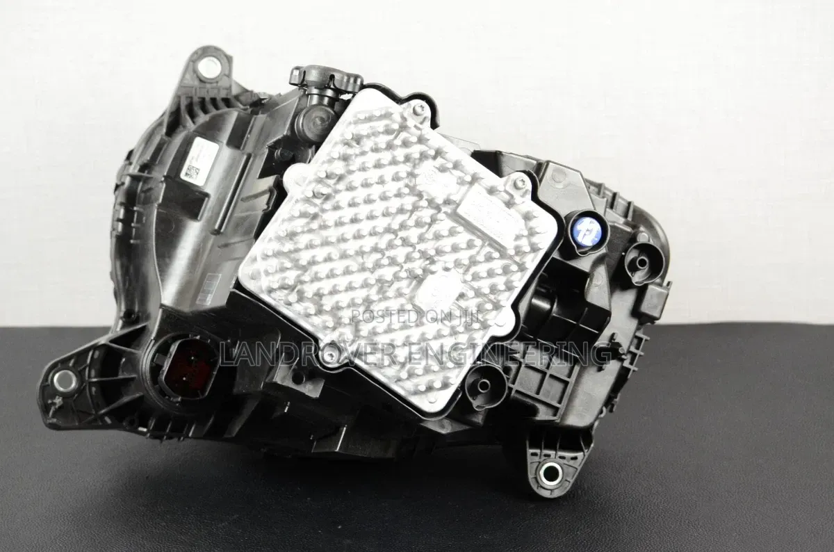 Original Land Rover Defender 2023 - 2026. (Headlight Pair)