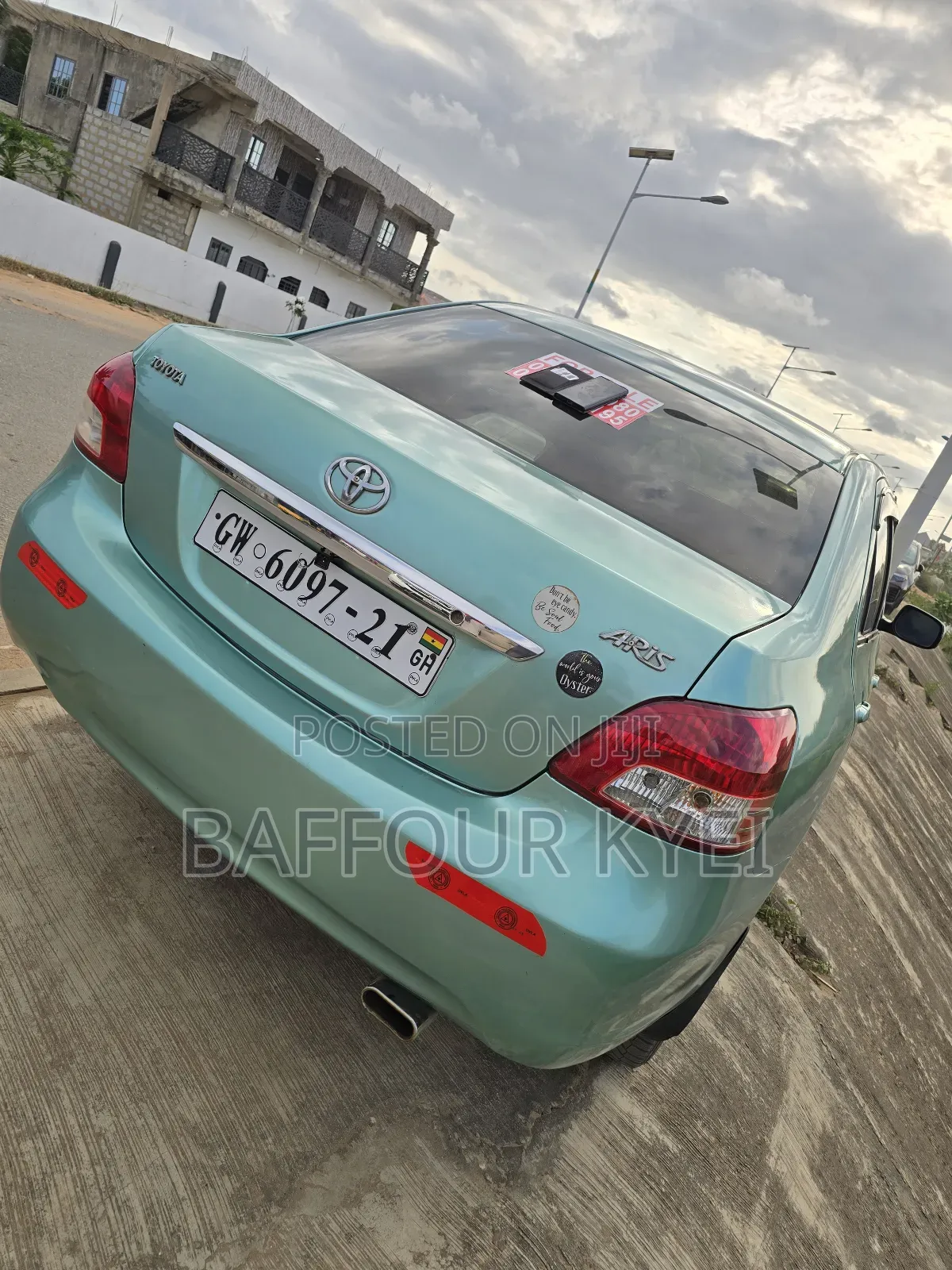Toyota Yaris Base Sedan 4dr 2010 Green