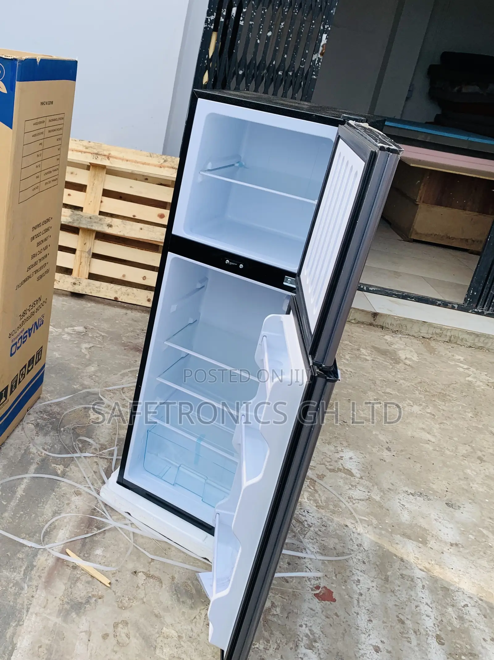 Grab Grey Nasco 158l Fridge Top Mounted Freezer [Nasf2-18fl]