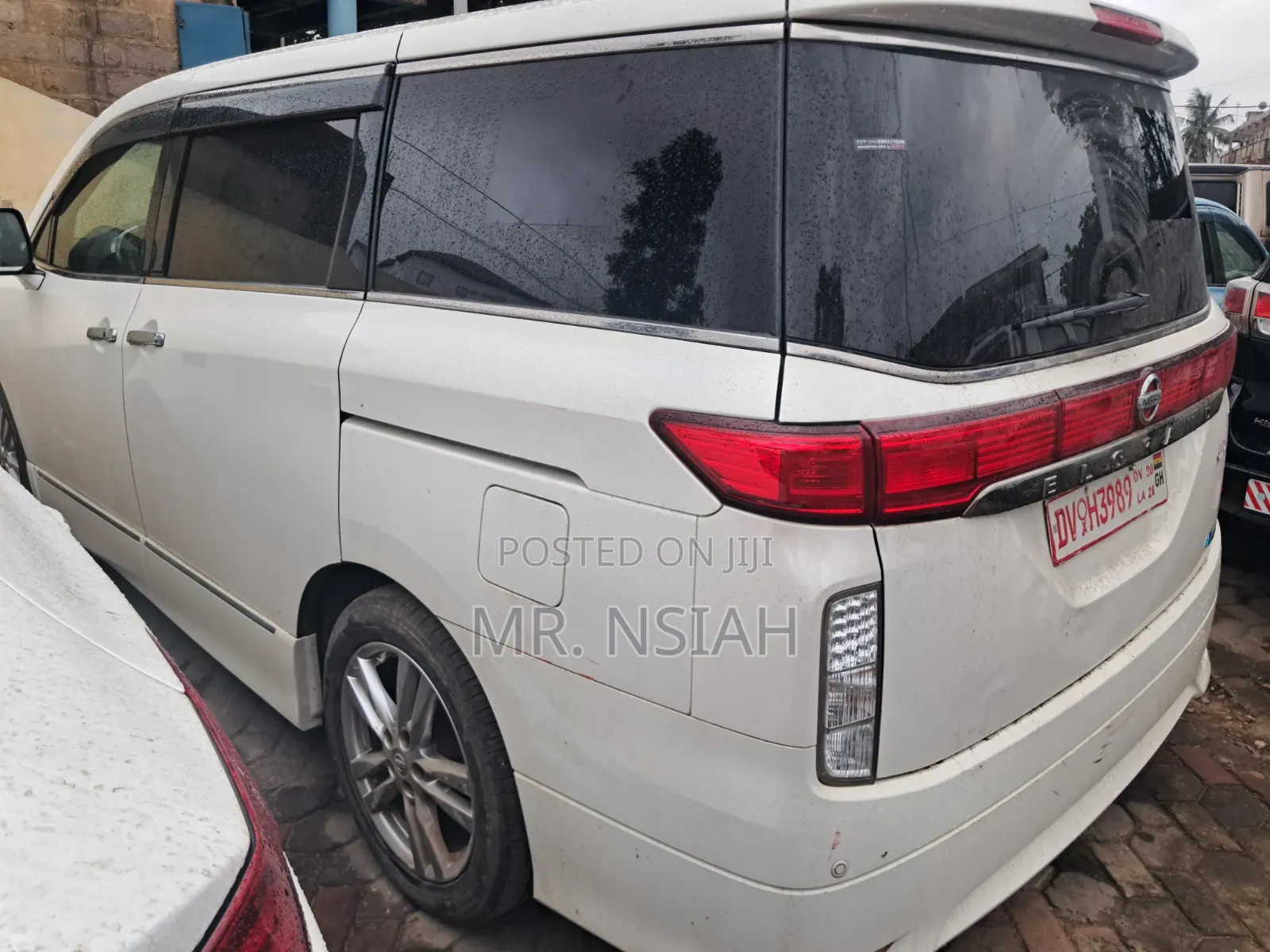 Nissan Elgrand 2013 White