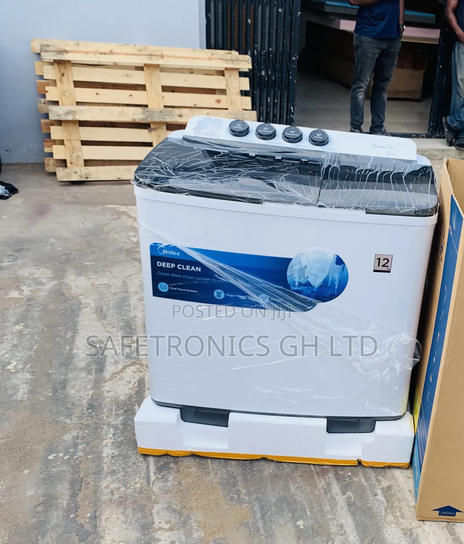 Get Accurate Twin Tub Washing Machine 12Kg, White