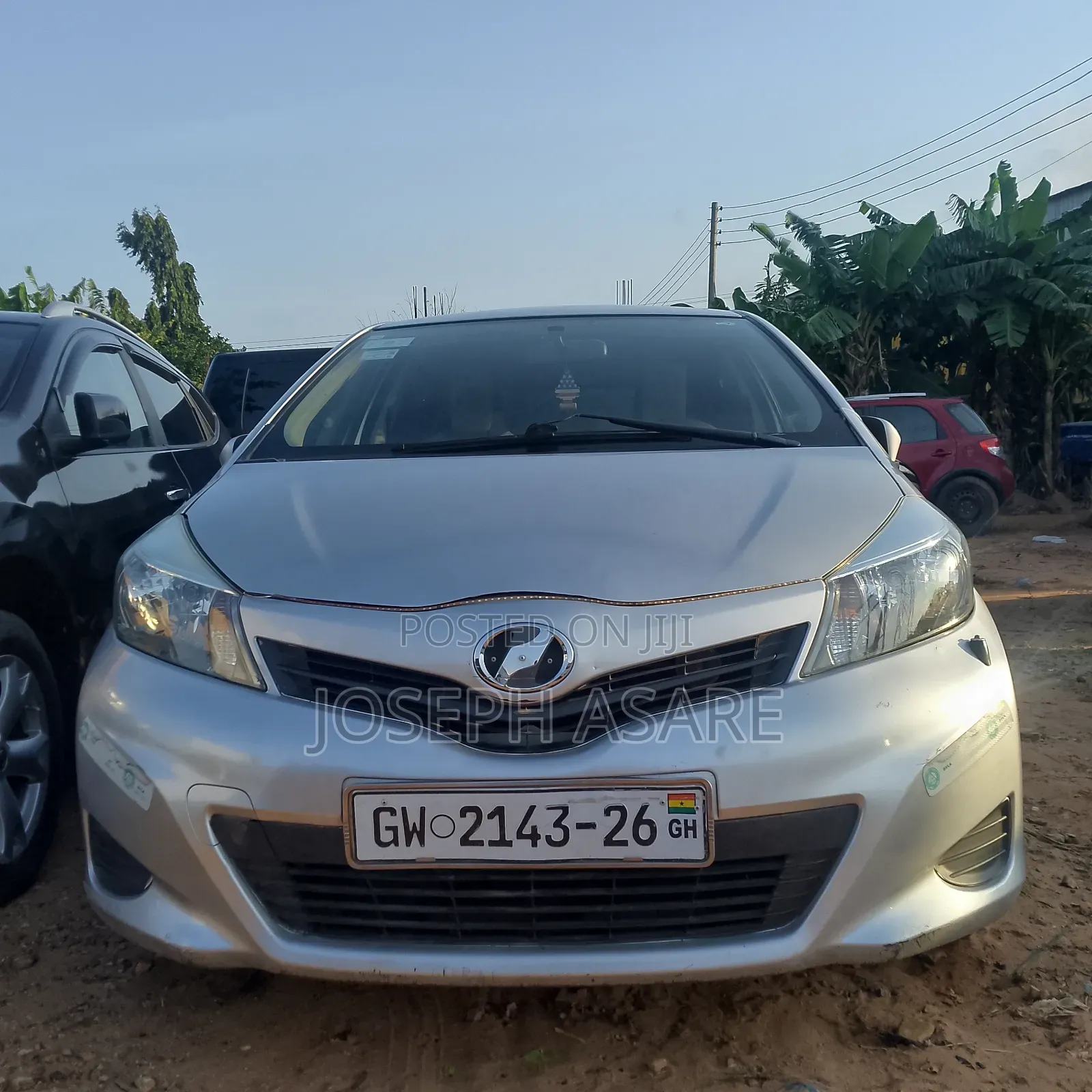 Toyota Vitz 2012 Silver