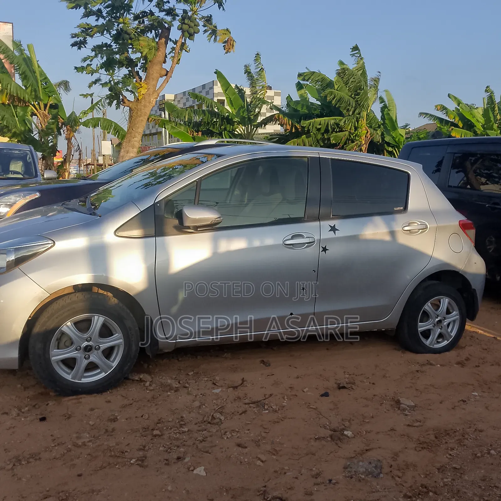 Toyota Vitz 2012 Silver