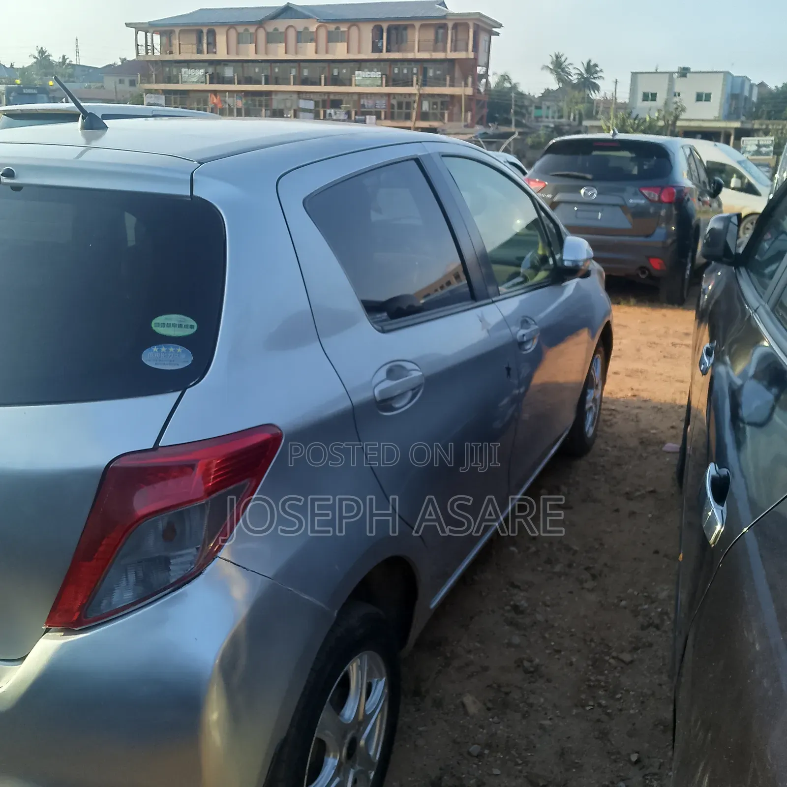 Toyota Vitz 2012 Silver