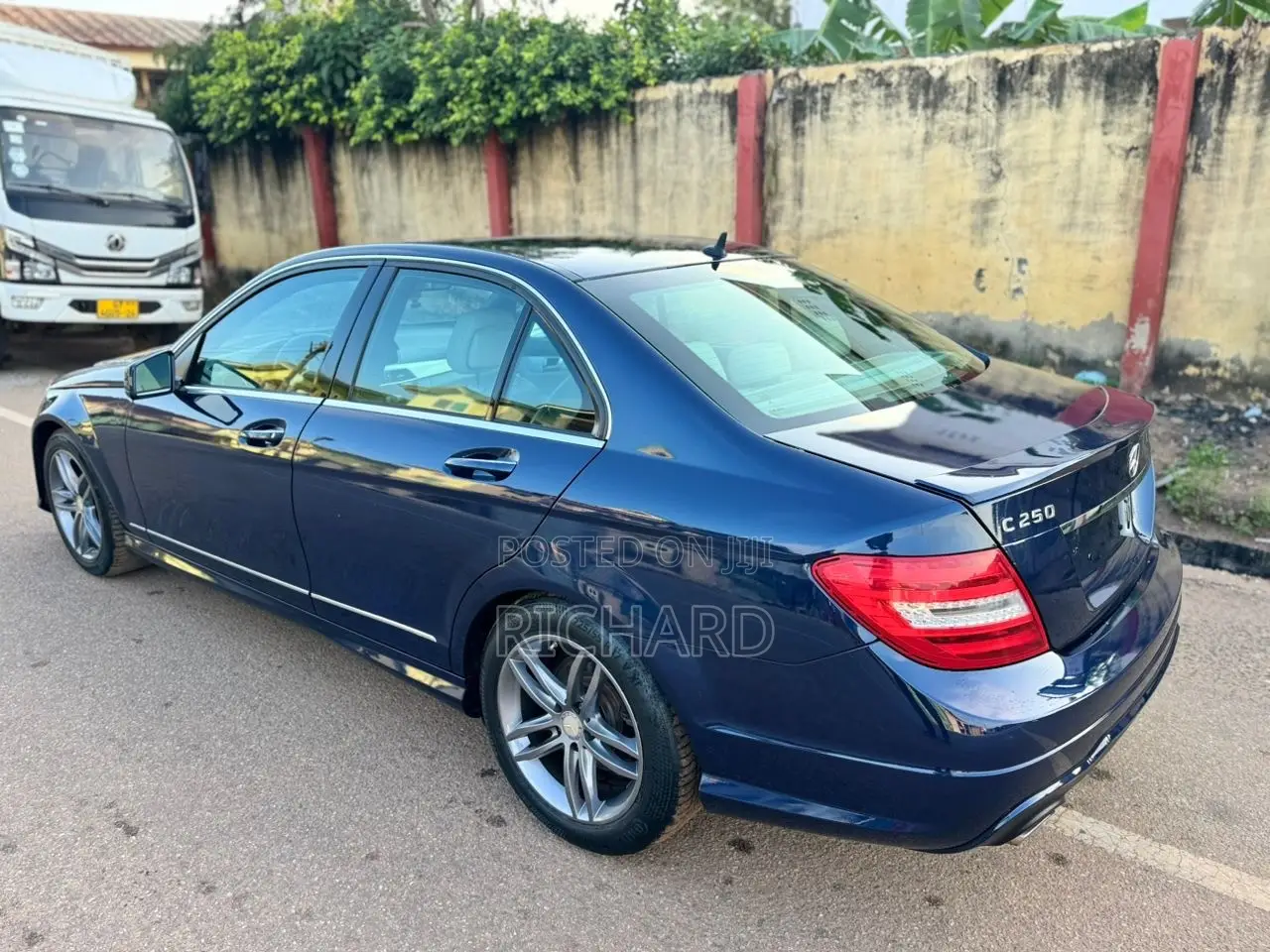 Mercedes-Benz C250 2014 Blue