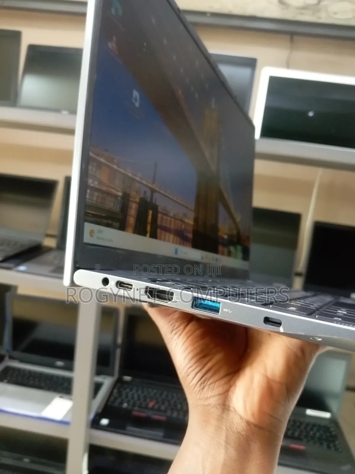 Laptop 8GB Intel Core i3 SSD 128GB