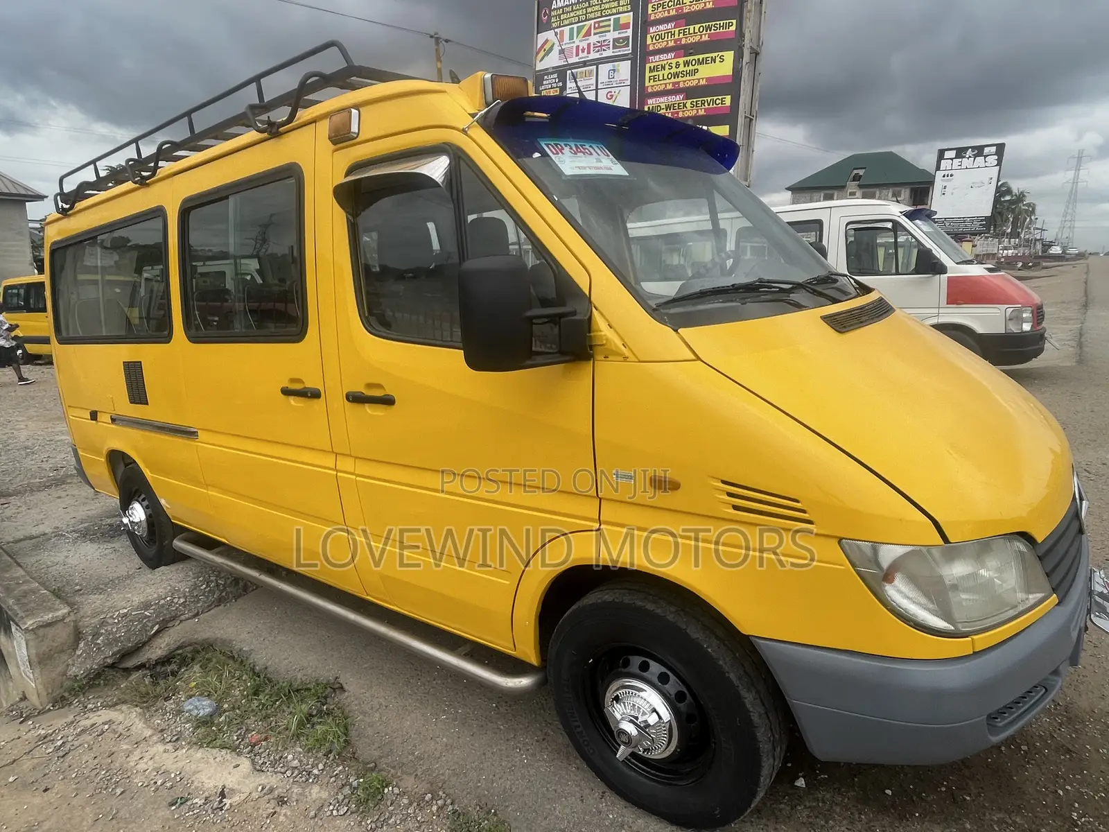 Mercedes-Benz Sprinter 2009 Yellow