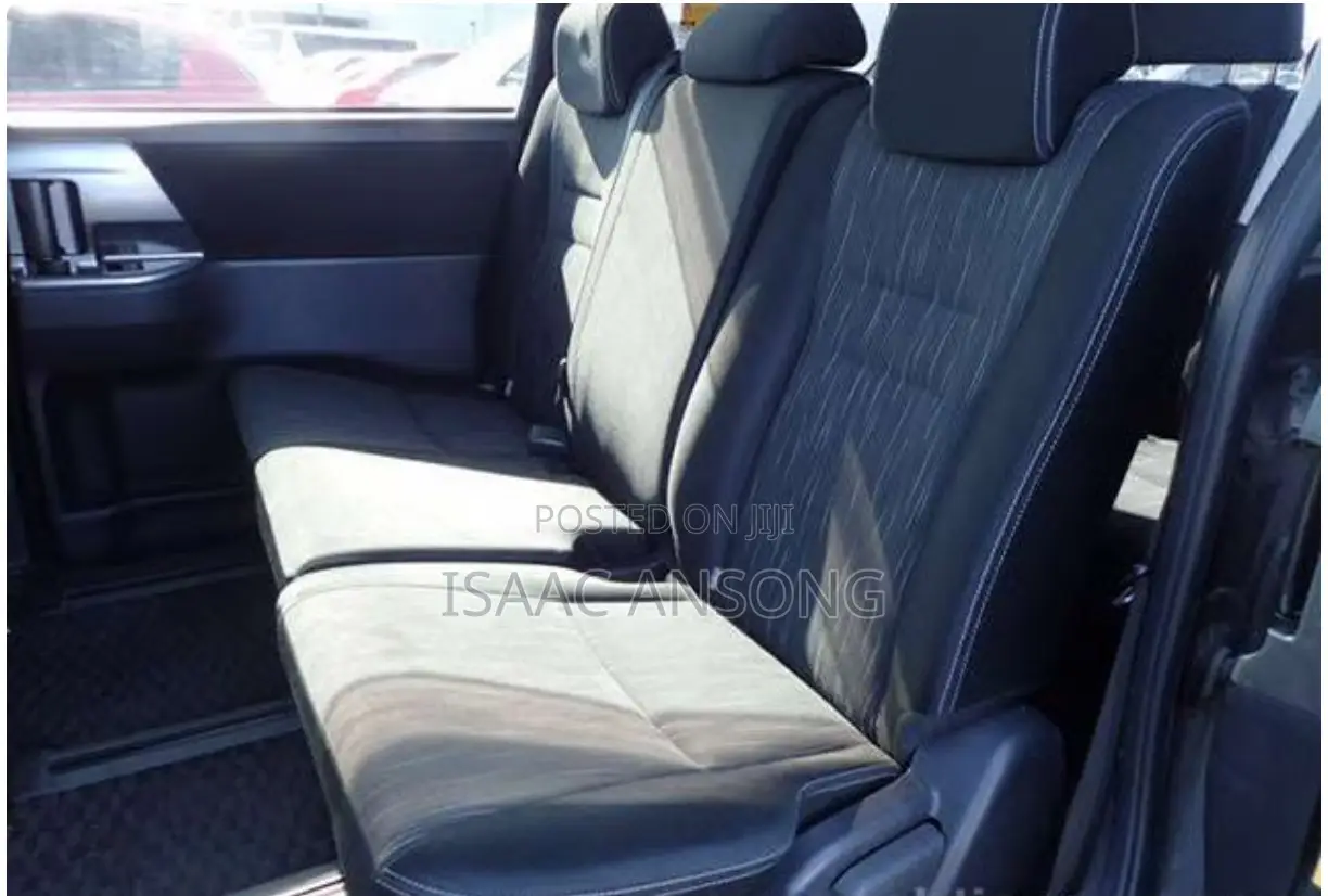 Toyota Voxy 2013 Black