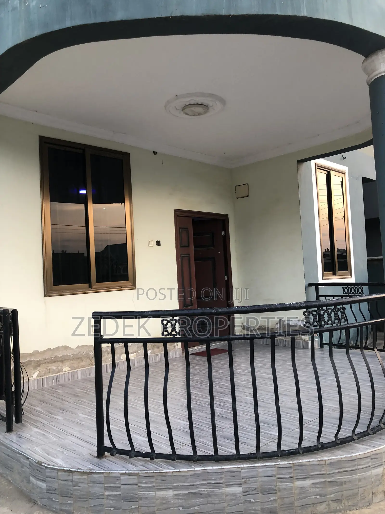 2bdrm Apartment in Kwabenya Acp Road for rent