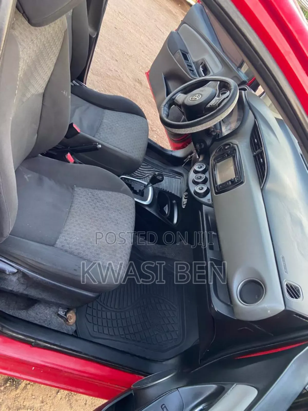 Toyota Yaris 2016 Red