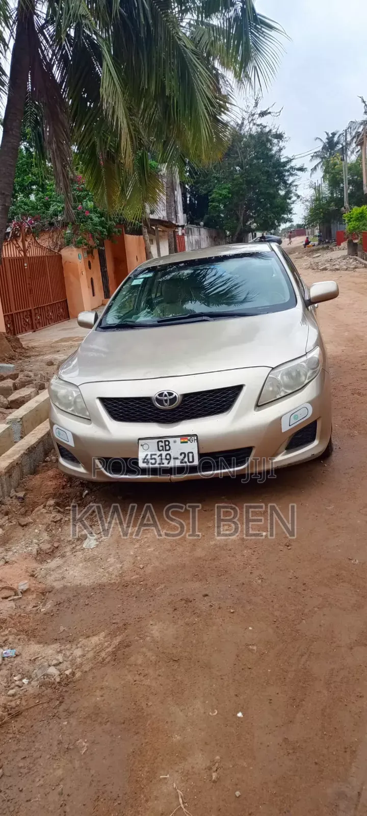 Toyota Corolla 2010 Brown