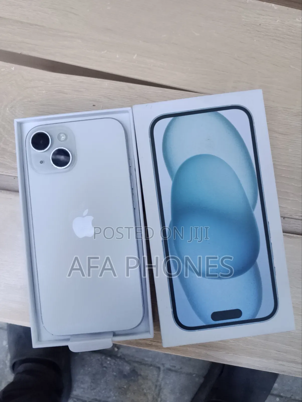 New Apple iPhone 15 128 GB Silver
