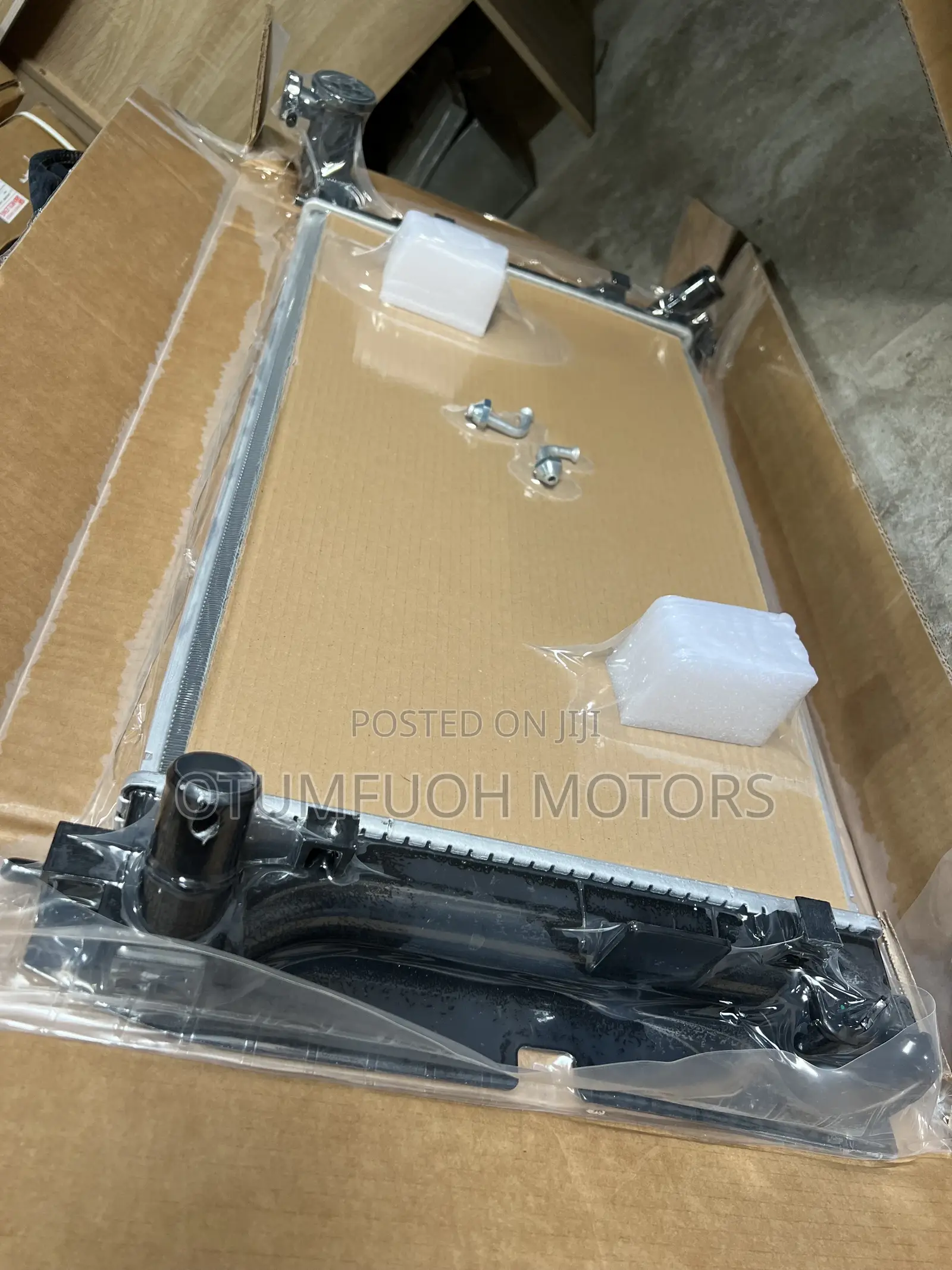 Toyota Corolla S 2003 2004 2005 2006 2007 2008 Radiator (Water Tank)