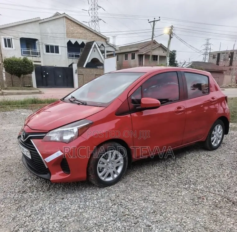 Toyota Yaris SE Hatchback 5dr 2016 Red