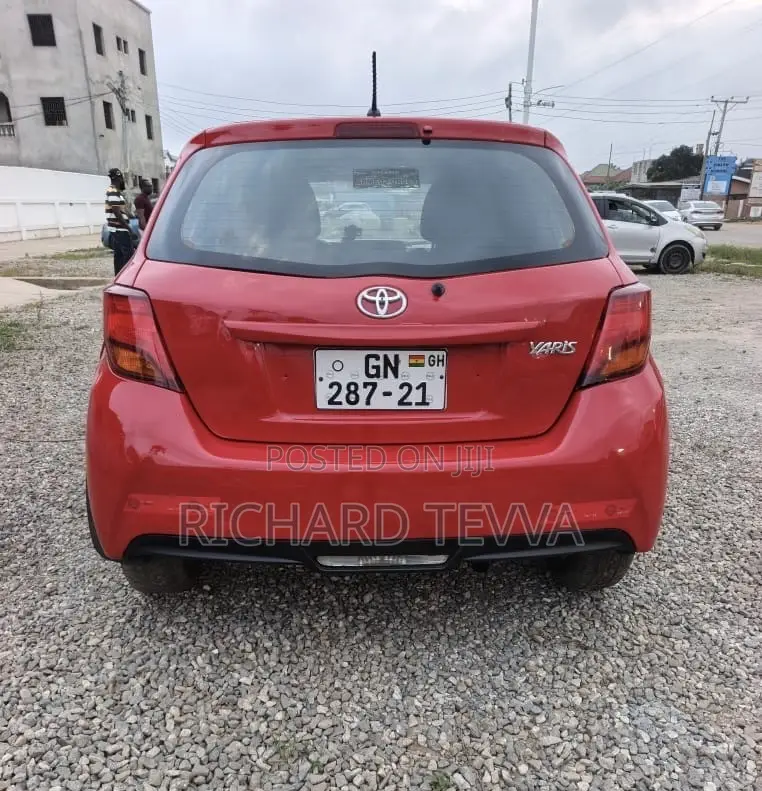 Toyota Yaris SE Hatchback 5dr 2016 Red