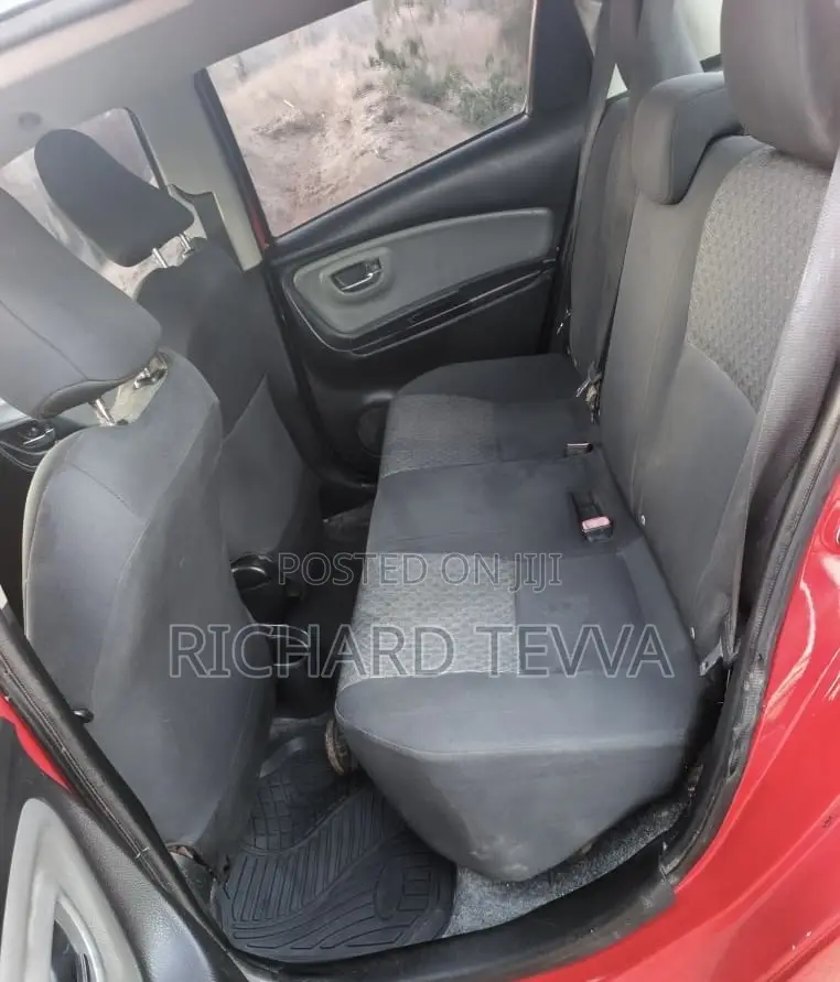 Toyota Yaris SE Hatchback 5dr 2016 Red