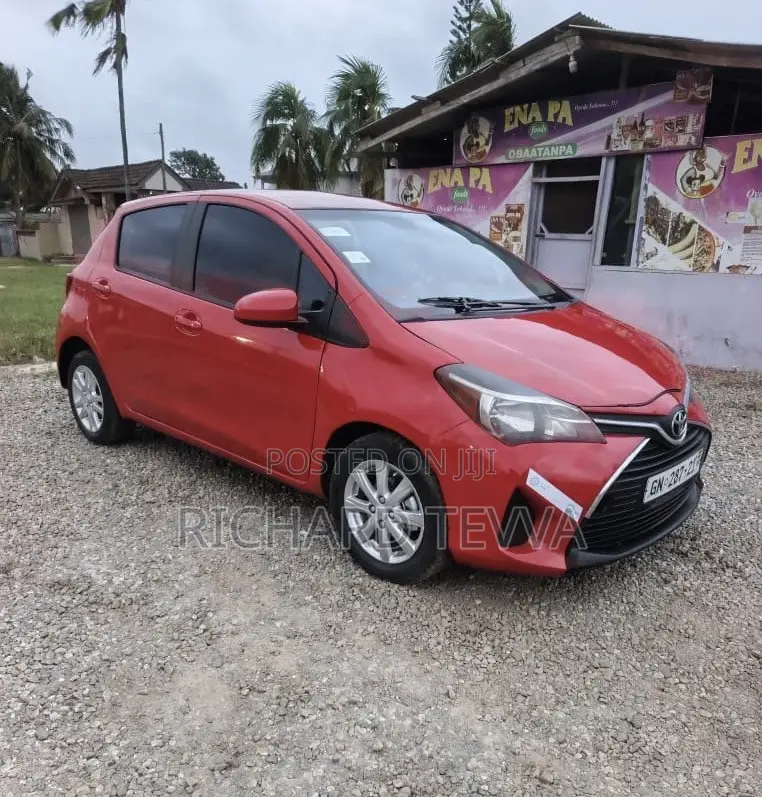 Toyota Yaris SE Hatchback 5dr 2016 Red