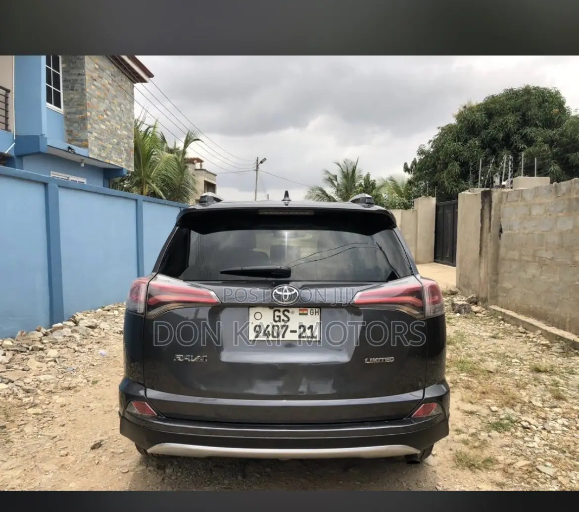Toyota RAV4 Limited FWD (2.5L 4cyl 6A) 2016 Black