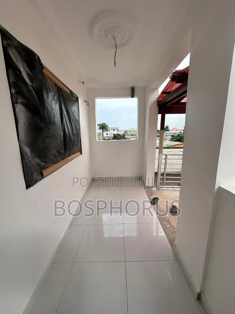 15bdrm House in Kwashiman, A-Lang for sale