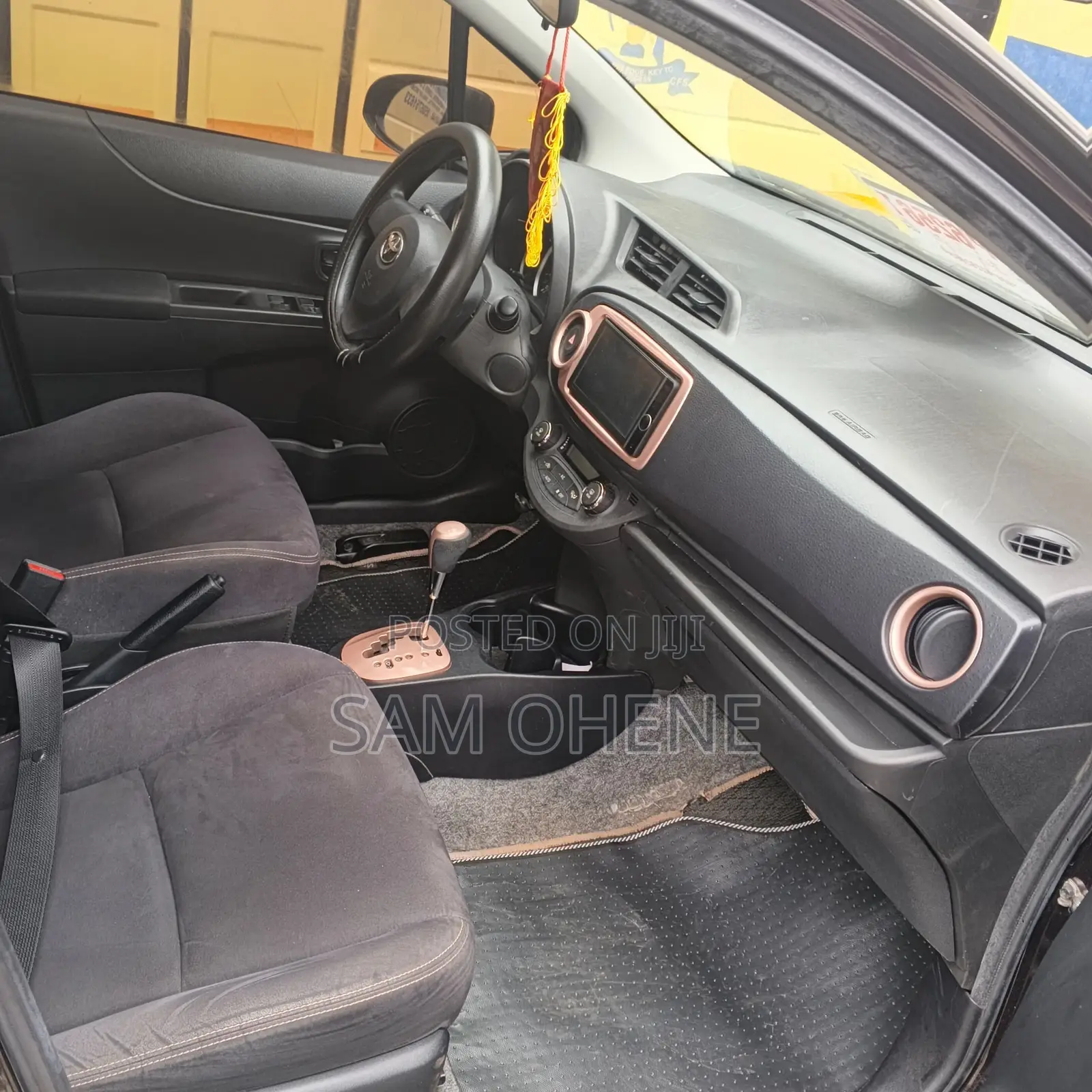 Toyota Vitz 1.3 AWD 5dr 2015 Burgundy