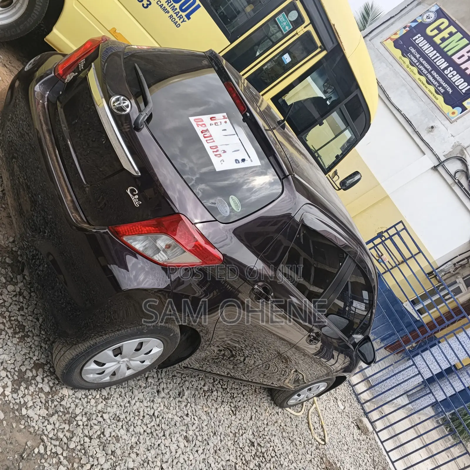 Toyota Vitz 1.3 AWD 5dr 2015 Burgundy