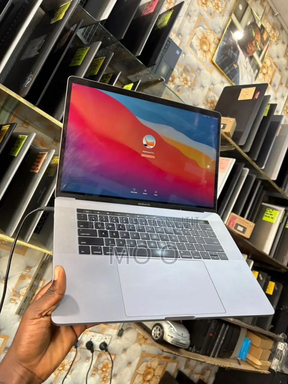 Laptop Apple MacBook Pro 2017 16GB Intel Core i7 SSD 512GB