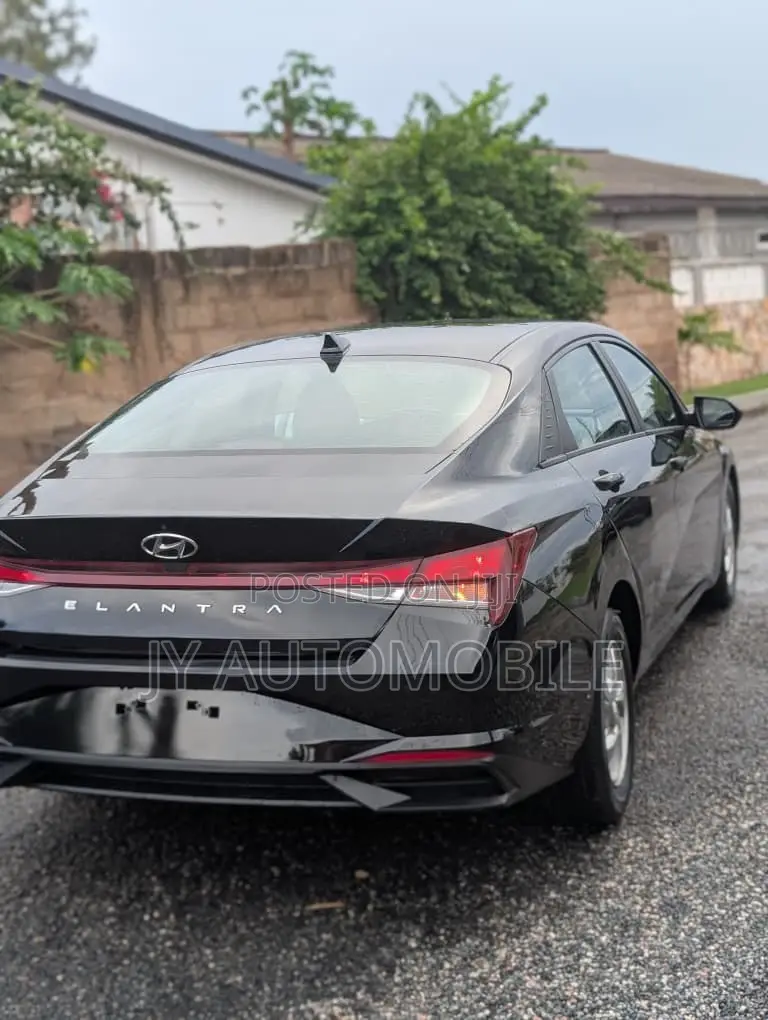Hyundai Elantra 2021 Black