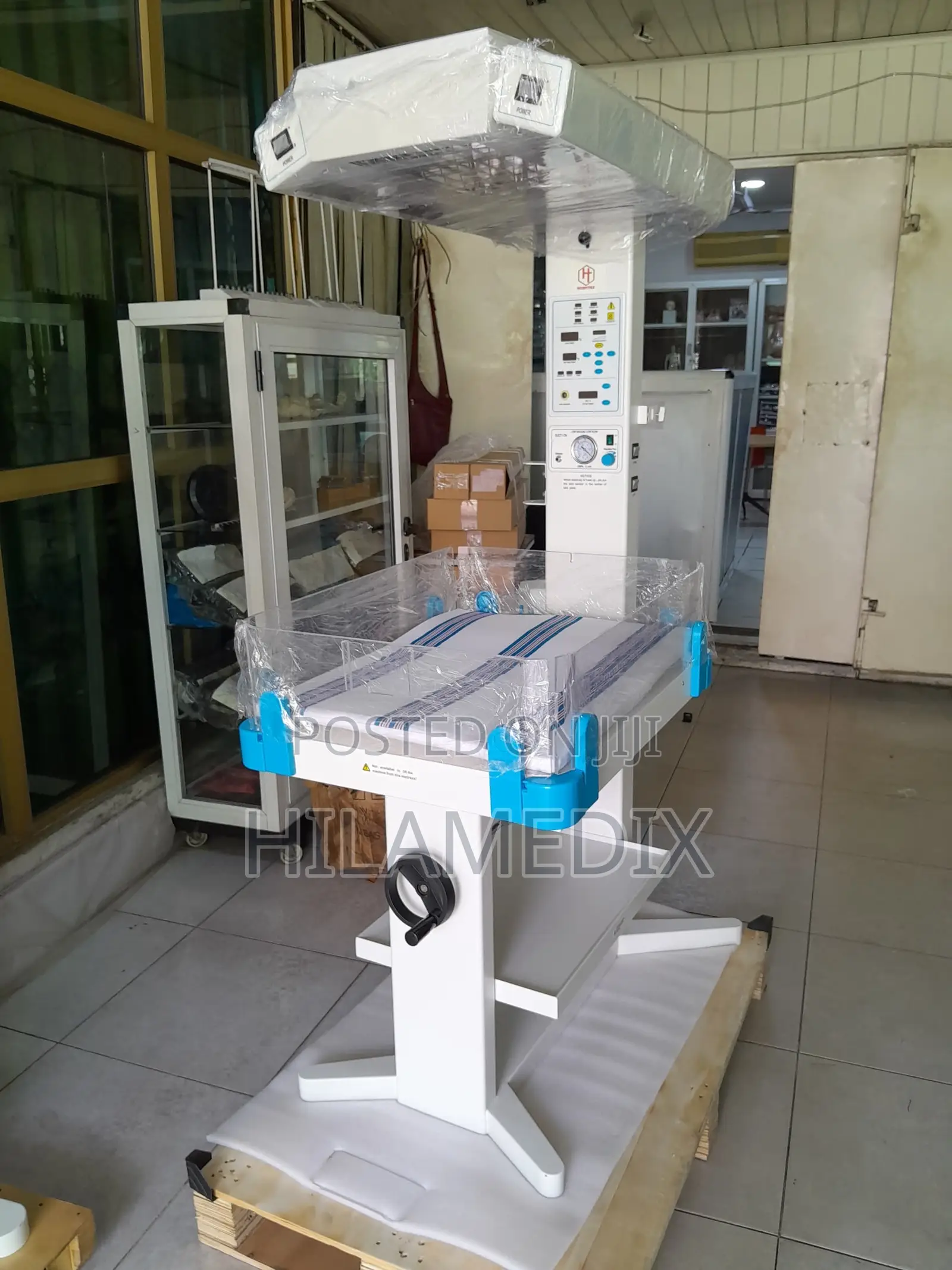 Infant Radiant Warmer With Phototherapy