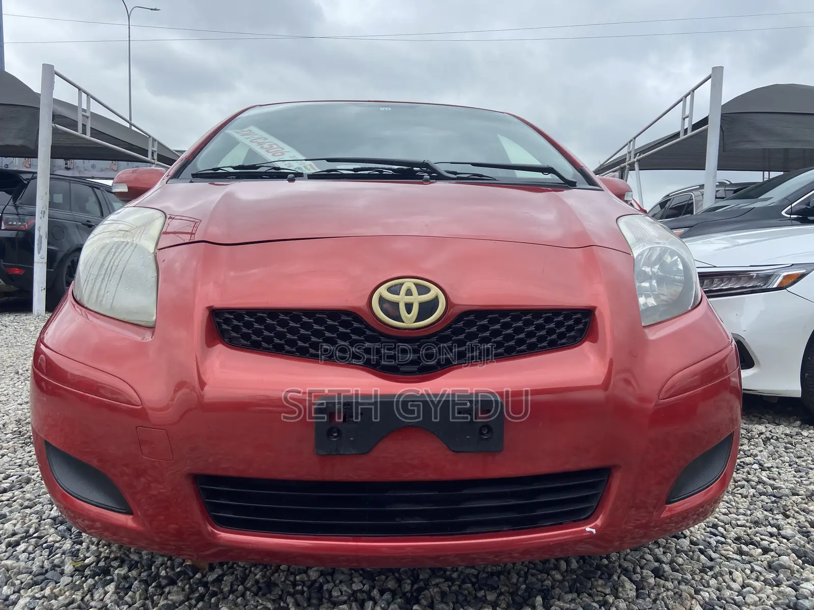Toyota Vitz 2011 Red