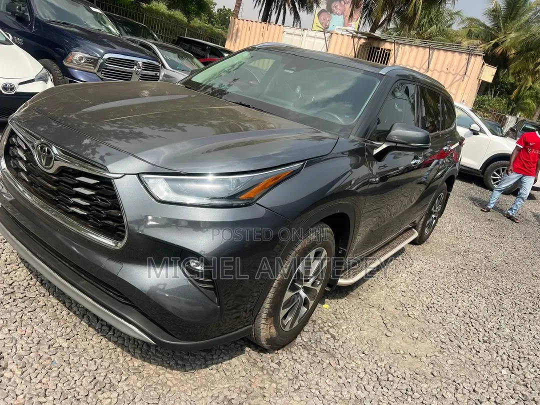 Toyota Highlander 2021 Gray