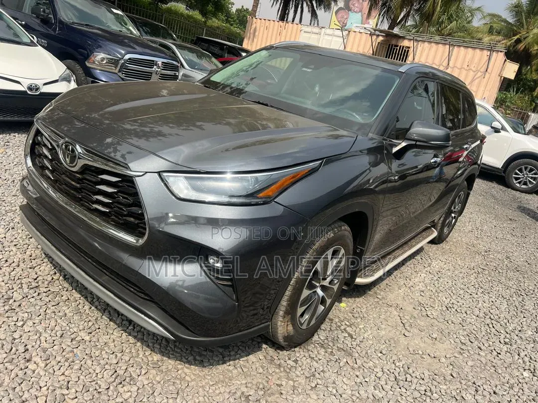 Toyota Highlander 2021 Gray