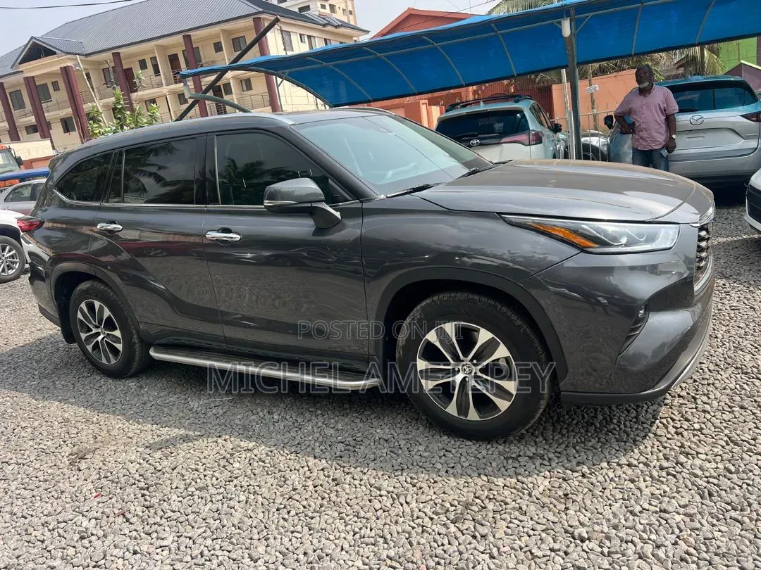 Toyota Highlander 2021 Gray