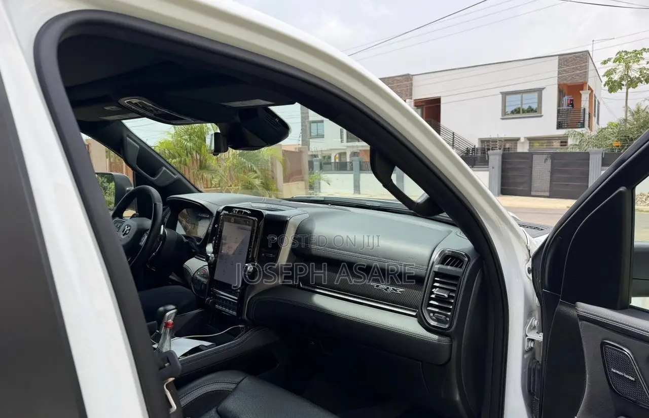 RAM 1500 TRX Crew Cab 4WD SB 2023 White