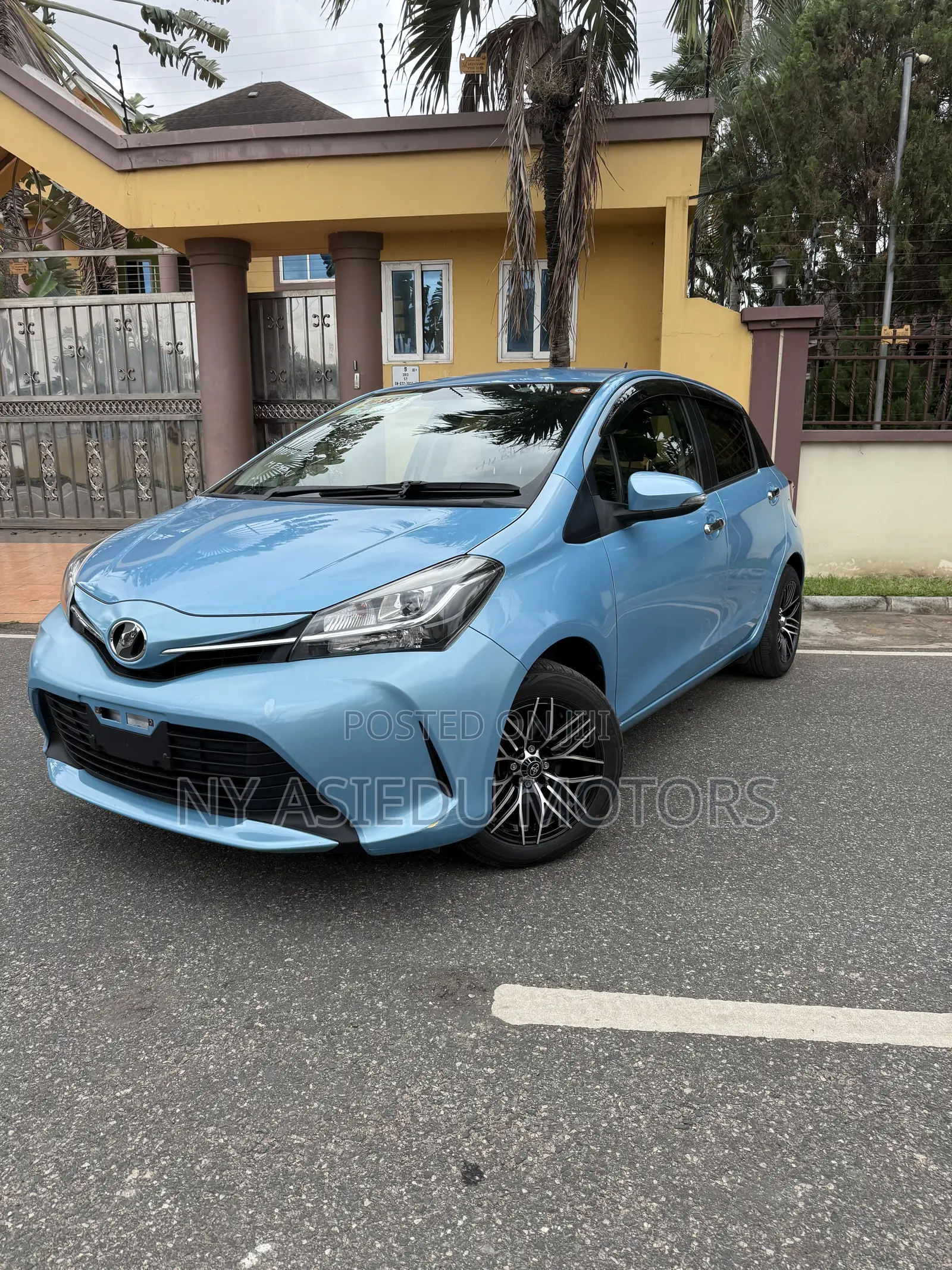 Toyota Vitz 1.3 FWD 3dr 2016 Blue
