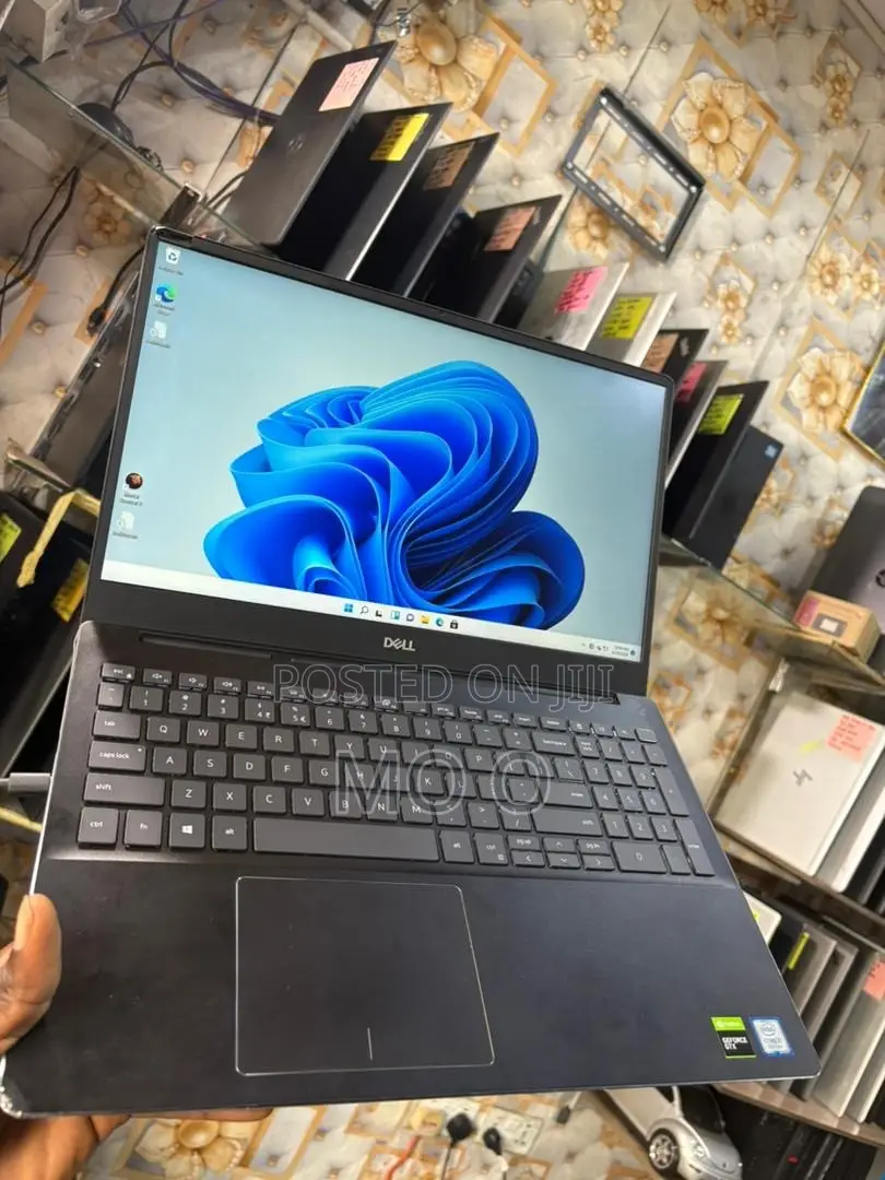 Laptop Dell Vostro 7510 16GB Intel Core i7 SSD 256GB