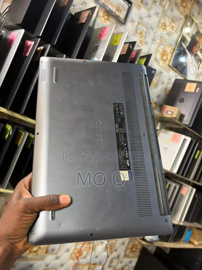 Laptop Dell Vostro 7510 16GB Intel Core i7 SSD 256GB