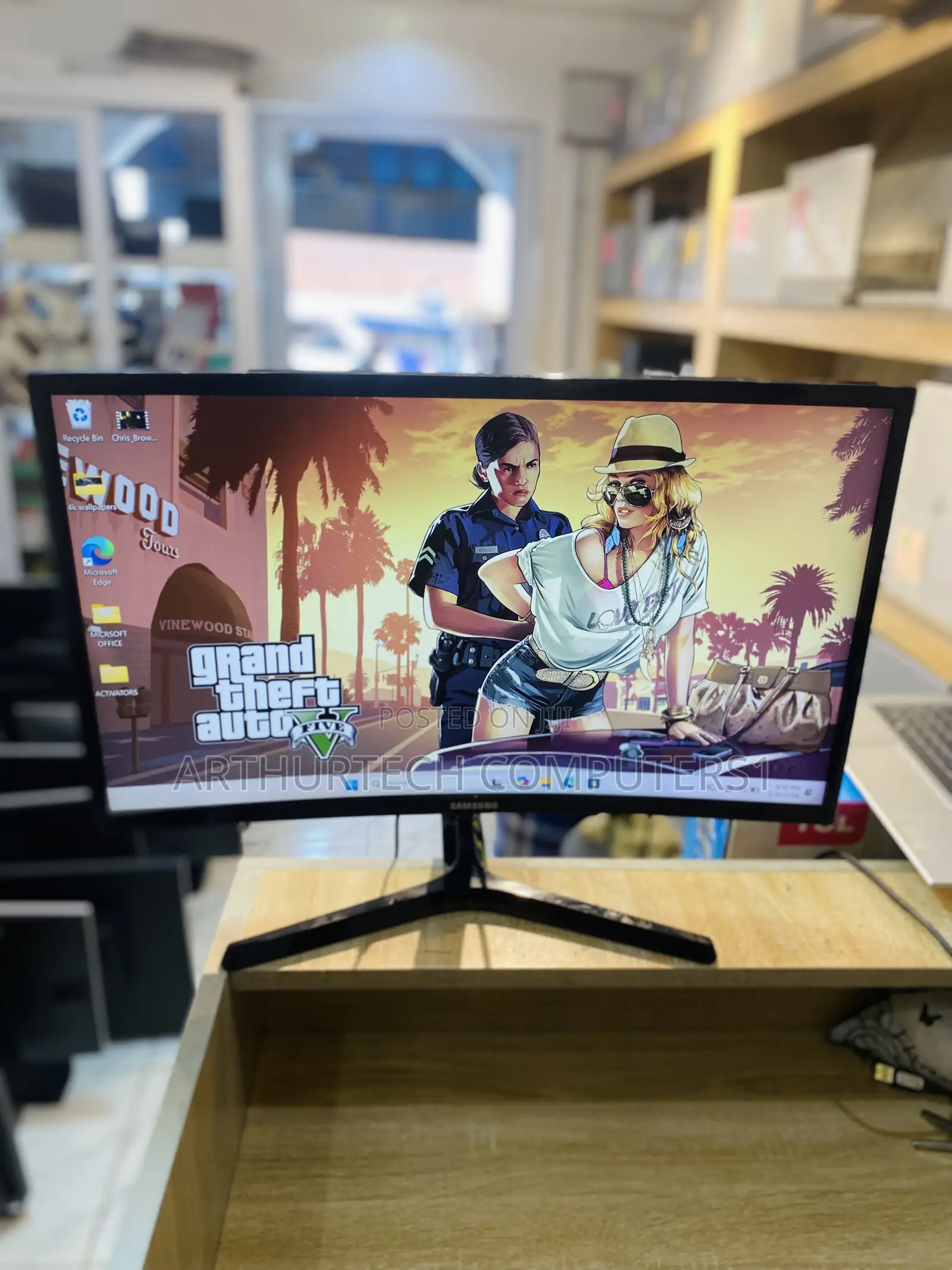 Samsung Curved Monitor 24 Inches