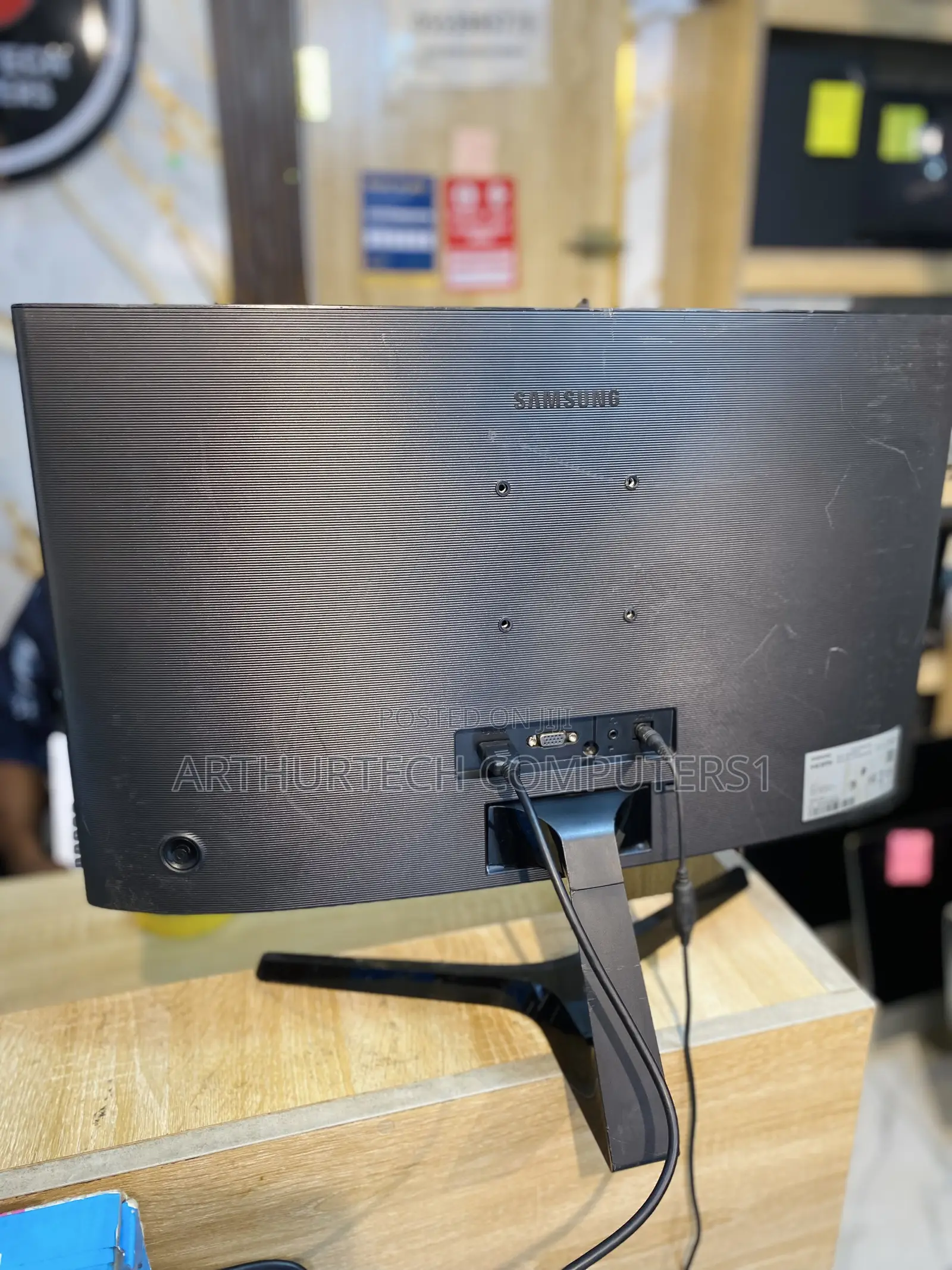 Samsung Curved Monitor 24 Inches