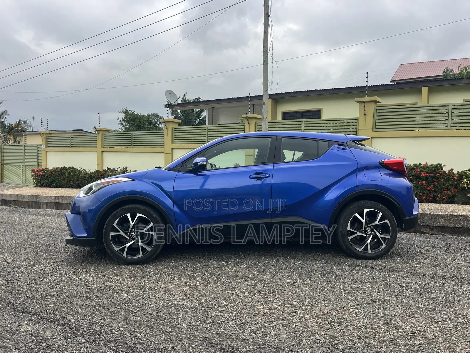 Toyota C-HR 2019 Blue