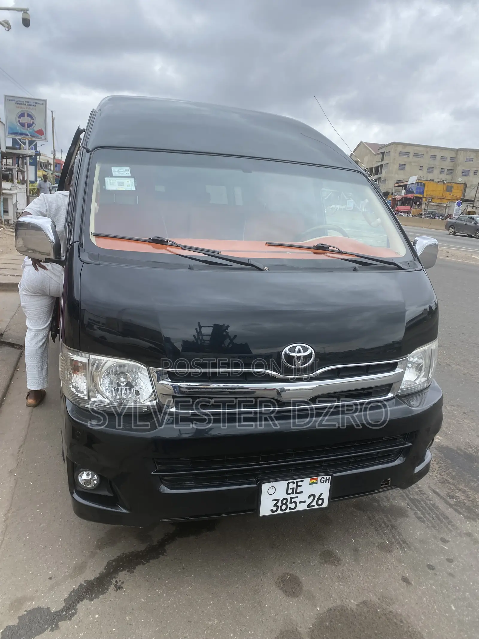 Toyota HiAce 2012 Black