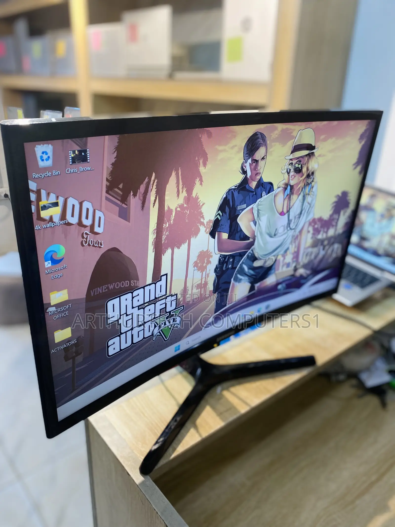 Samsung Curved Monitor 24 Inches
