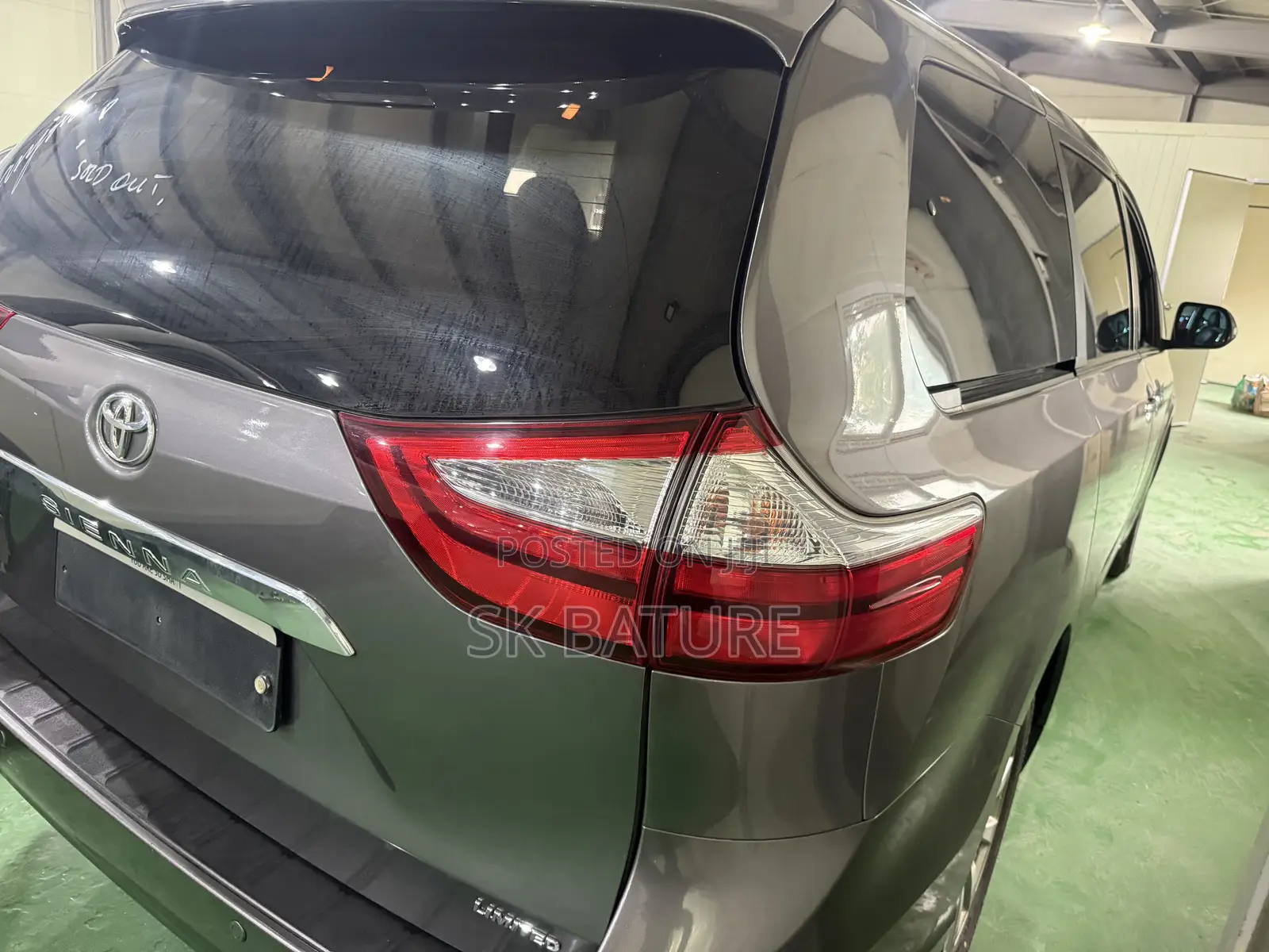 Toyota Sienna Limited AWD (3.5L 6cyl 8A) 2018 Brown