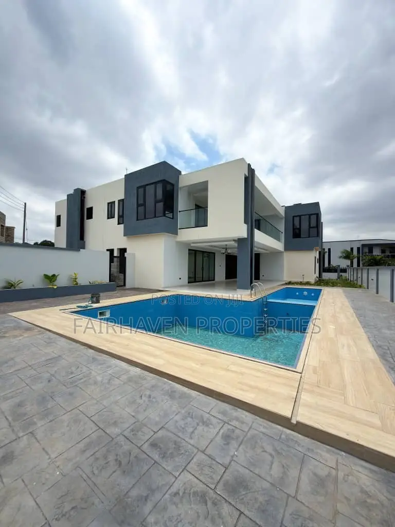 5bdrm House in East Legon for sale