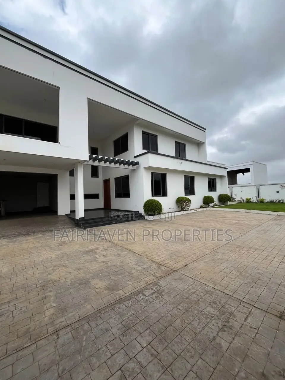 4bdrm Mansion in Airport Hills for rent